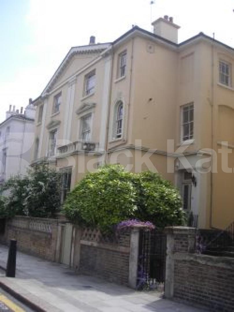 			2 Bedroom, 1 bath, 1 reception Flat			 Regents Park Road NW1, Primrose Hill